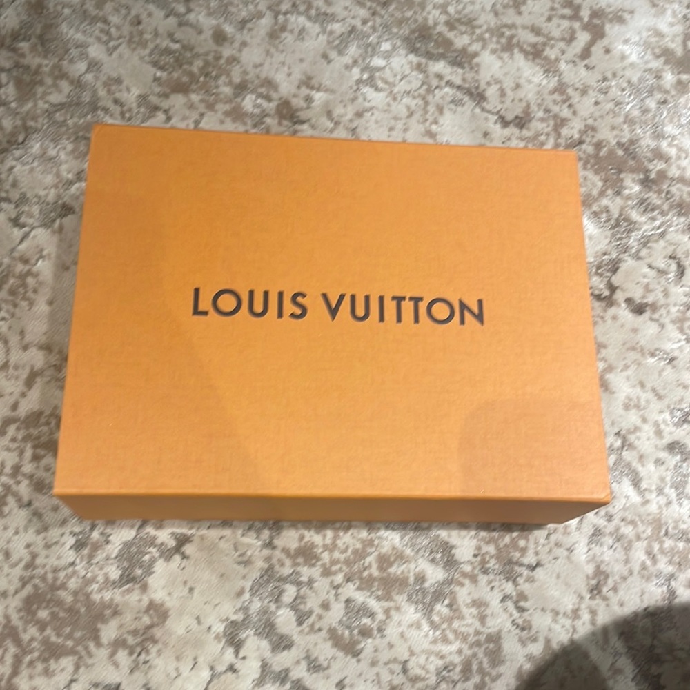 Louis Vuitton box